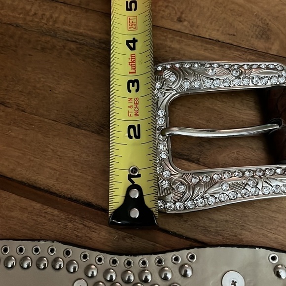 WESTERN leather rhinestone belt, measure 35” from last hole on belt to prong